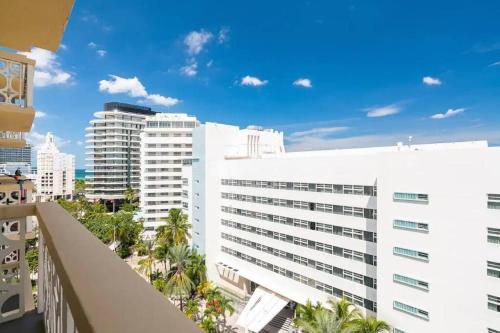 1101- Luxurious 1BR & 2 Bath with City & Ocean Views detail
