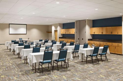 Hampton Inn Spokane - 회의실/연회장