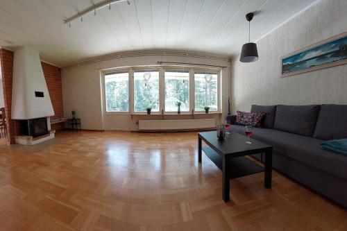 Villa Zinkgruvan Ferienhaus am See in Alleinlage in Hammar