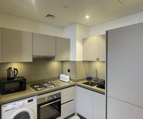 Cozy 1BR 10 min from Downtown - image 8