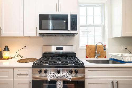 30-3 Newly renovated, airy apartment in Boston in Boston, USA
