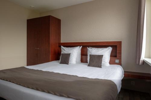 Double Room with Shower image 6