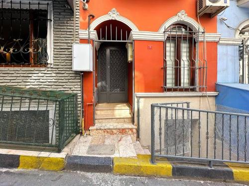 Triplex in Taksim Square with 4 Bedroom, Стамбул (фото 2)