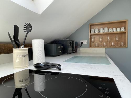 Lancasters Cottage - image 12