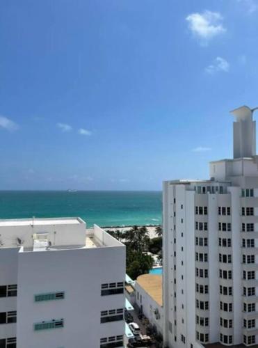 1502- Seaside Serenity- 1BR & 1BA, Ocean Views in Miami Beach, USA