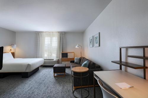 TownePlace Suites by Marriott College Station - image 10