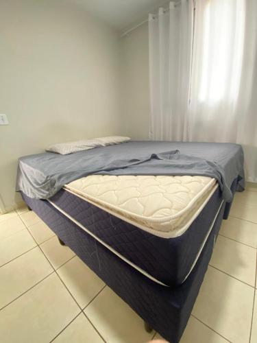 APE 201 - Cama King, WiFi, Garagem Coberta, Portaria 24h, Centro, Botucatu (Foto 6)