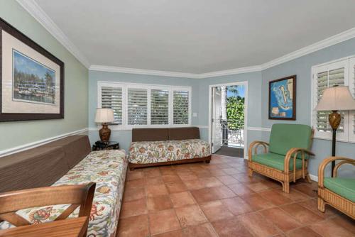 Vanderbilt Beach Resort - Photo 5