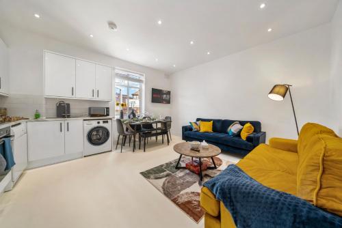 London Wembley Luxury Stay 2BR Apartment next to stadium with Free Parking, London