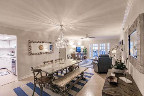 1055-206 High-Rise Luxury 75 Yards From the Shore in Sarasota, USA