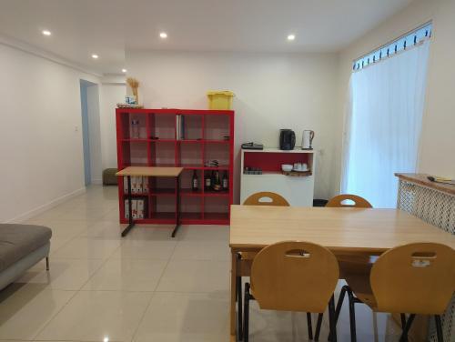 House 20 min from Paris by metro, free parking - Pension de famille - Créteil