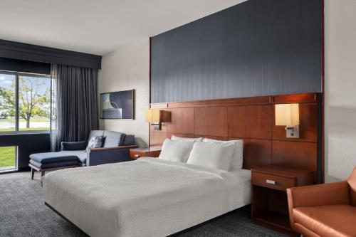 Courtyard by Marriott Evansville East - image 2