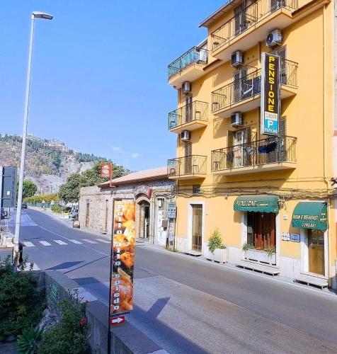 Hotel Pensione Cundari 2