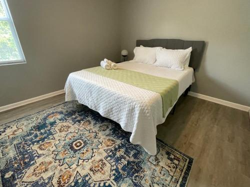 The Yale Townhouse- 2 BR in ฮิลล์ท็อป