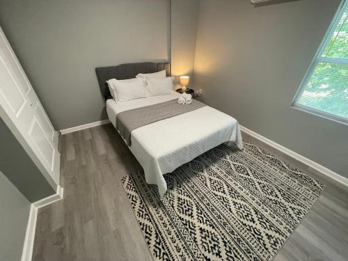 The Yale Townhouse 2 - 2BR in Franklinton