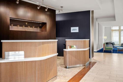 Courtyard by Marriott Evansville East - image 10