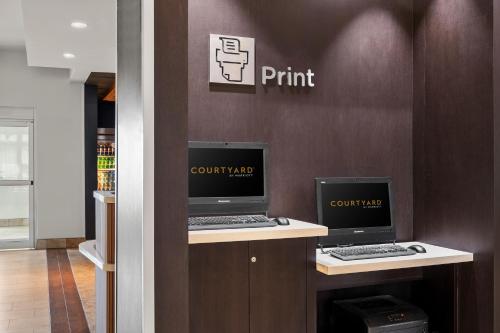 Courtyard by Marriott Evansville East - image 8