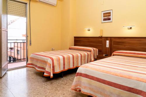 2 twin beds
