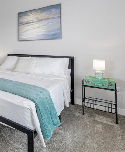 Bold 2201 I Parking I Pool I Gym I Parking Bold 2201 I Parking I Pool I Gym I Parking