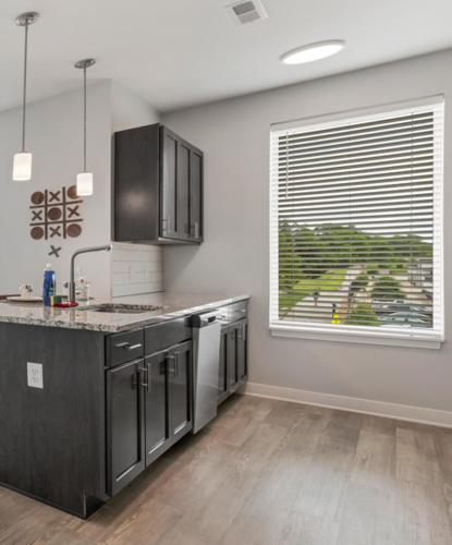 Bold 2201 I Parking I Pool I Gym I Parking Bold 2201 I Parking I Pool I Gym I Parking