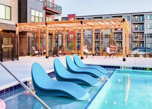 Bold 2201 I Parking I Pool I Gym I Parking Bold 2201 I Parking I Pool I Gym I Parking