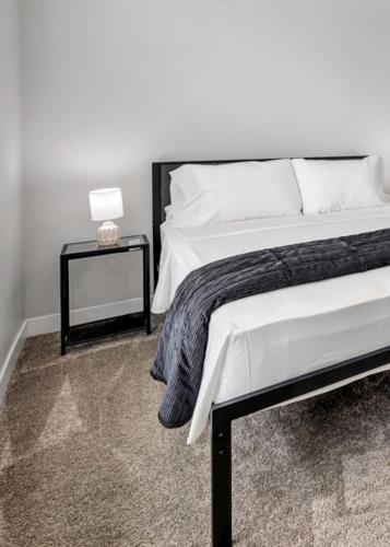 Bold 2201 I Parking I Pool I Gym I Parking Bold 2201 I Parking I Pool I Gym I Parking