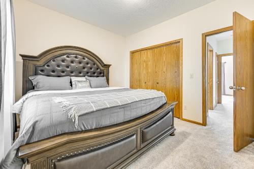 Pet-Friendly Johnston Getaway with Deck and Yard! in Johnston 