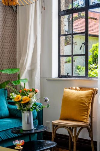 Double Room with Balcony image 10