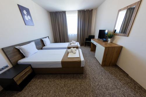City Plaza Room Type - Twin Room with Balcony