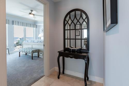 Upscale & Spacious Condo In The Coveted Mustique Complex With Breathtaking Views - image 13