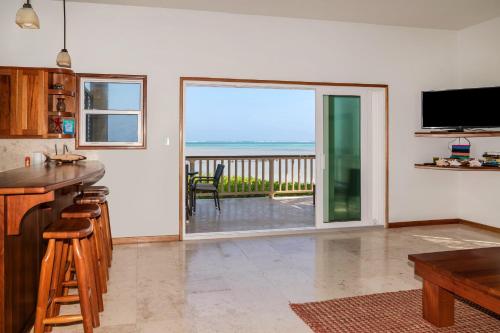Residences at Barrier Reef 10-3A Oceanfront 2 BR by Stay Floreo, San Pedro (fotografie 10)