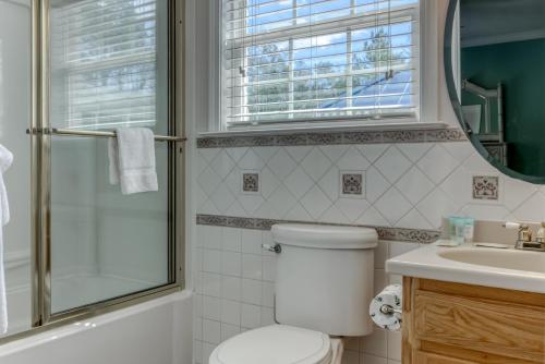 Gorgeous Home For Huge Family or Ball Team Sleeps 20!!! - image 3