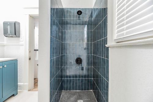Bright and Airy Studio Near Beach Access - Enjoy St Petersburg Life! in St Petersburg, USA