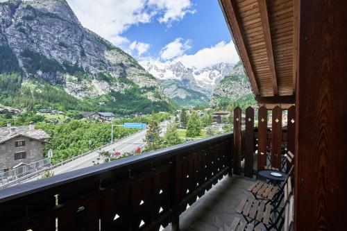 منظر, Hotel Walser Courmayeur in مركز مدينة كورمايور