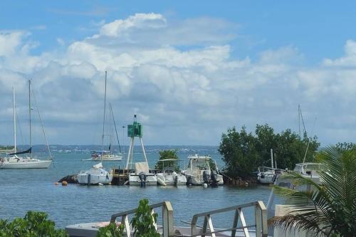Au coin du phare in Goyave