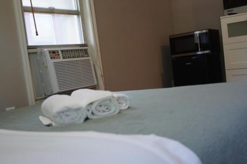 Bedroom Elizabeth NJ near Newark airport American Dream Statue of liberty New York City in Elizabeth, USA
