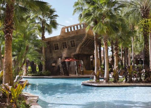 Beautiful Hotel in Desert Blue 1BD Deluxe near The Strip - image 3