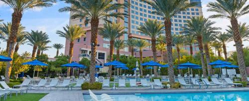 Beautiful Hotel in Desert Blue 1BD Deluxe near The Strip - image 9