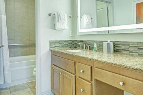Beautiful Hotel in Desert Rose Resort - 1BD Sleeps, Las Vegas (foto 10)