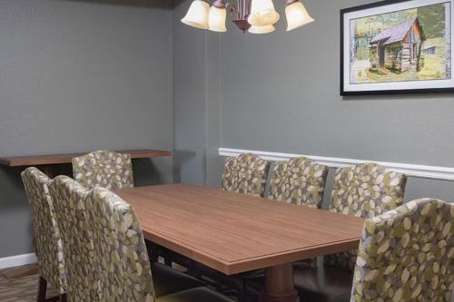 Beautiful Hotel in Smoky Mountains 1BD Gateway to the Smokies in Pigeon Forge, USA