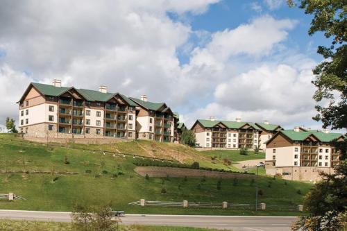 Beautiful Hotel in Smoky Mountains 2BD Gateway to the Smokies - image 12