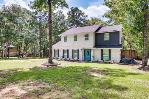 Quiet Texas Vacation Rental about 5 Mi to Lake Conroe! in Conroe, USA