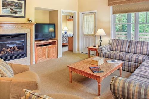 Beautiful hotel in Vermont Smugglers Notch 1BD near Disc Golf Center in Jeffersonville, USA