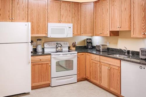 Beautiful hotel in Vermont Smugglers Notch 1BD near Disc Golf Center in Jeffersonville, USA