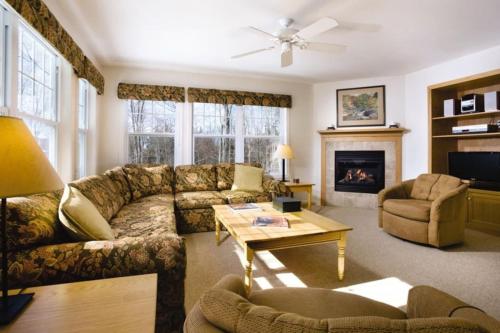 Beautiful hotel in Vermont Smugglers Notch 2BD near Disc Golf Center in Džefersonvila (VT)