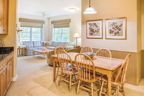 Beautiful hotel in Vermont Smugglers Notch 2BD near Disc Golf Center in Džefersonvila (VT)