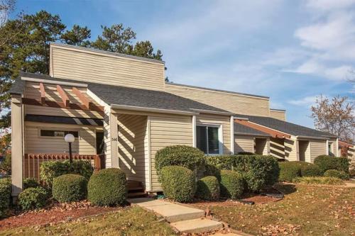 Beautiful Hotel in Villas at Fairfield 1BD at Lakeview Parkway - image 10