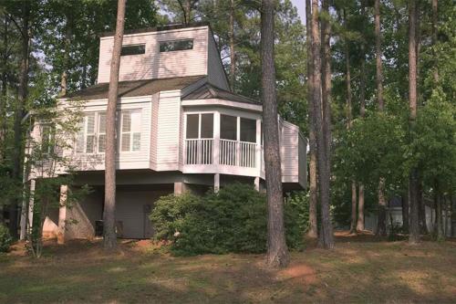 Beautiful Hotel in Villas at Fairfield 1BD at Lakeview Parkway - image 4