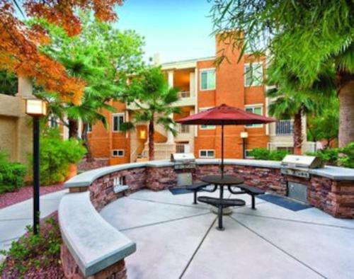 Worldmark Tropicana Avenue 2BD - image 2