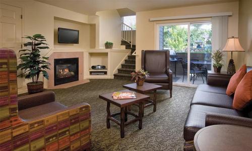 Worldmark Wolf Creek 1BD - Tap to explore photos